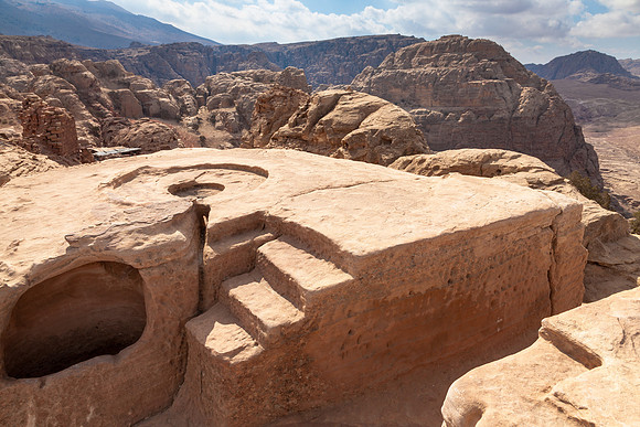 Sacrificial altar