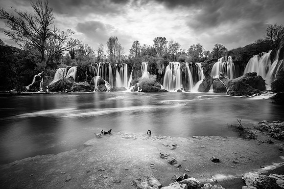 Kravica Waterfalls BW