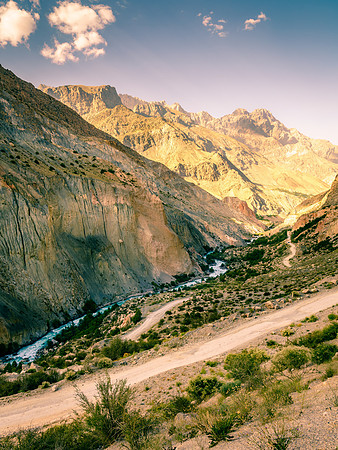 Road to Ikanderkul